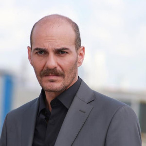 Актер Умут Карадаг в роли Сердар Гюнсур